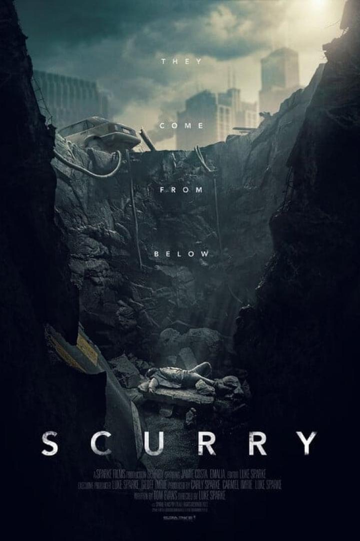 Ein Mensch liegt in einem zerstörten Krater vor einer dystopischen Stadtkulisse; Filmposter für „Scurry“.