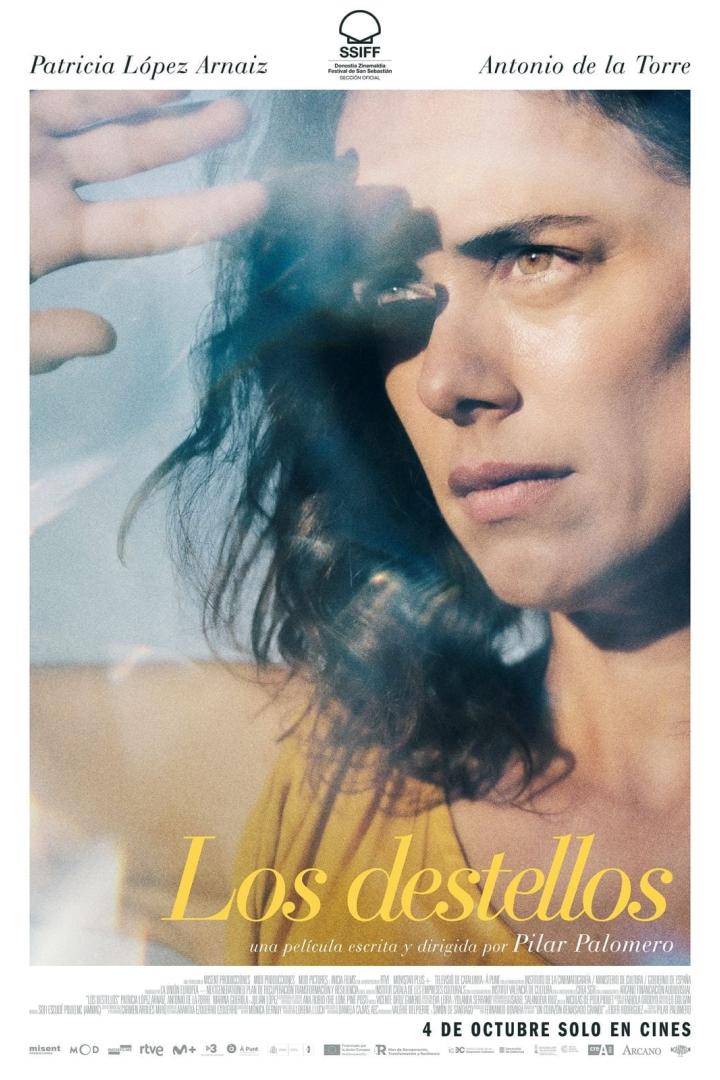Das Filmplakat für „Los destellos“ mit Patricia López Arnaiz und Antonio de la Torre.