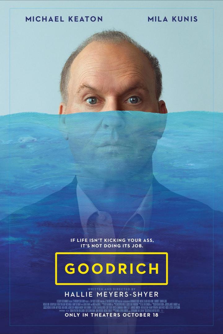 Das Filmplakat für „Goodrich“ zeigt Michael Keaton, dessen Gesicht bis zur Nase in blauem Wasser getaucht ist.