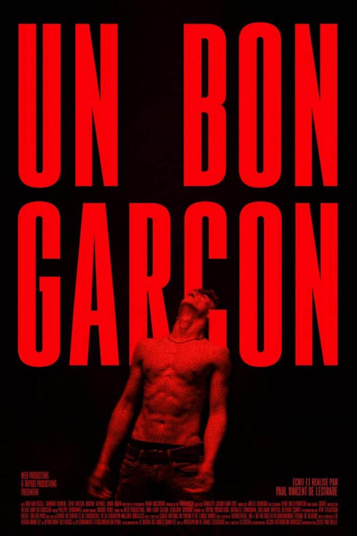 Das Filmplakat für „Un Bon Garçon“ zeigt einen jungen Mann vor dem roten Titel.