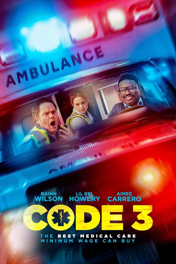 Das Filmplakat für „Code 3“ zeigt drei Sanitäter in einem Krankenwagen mit Blaulicht.