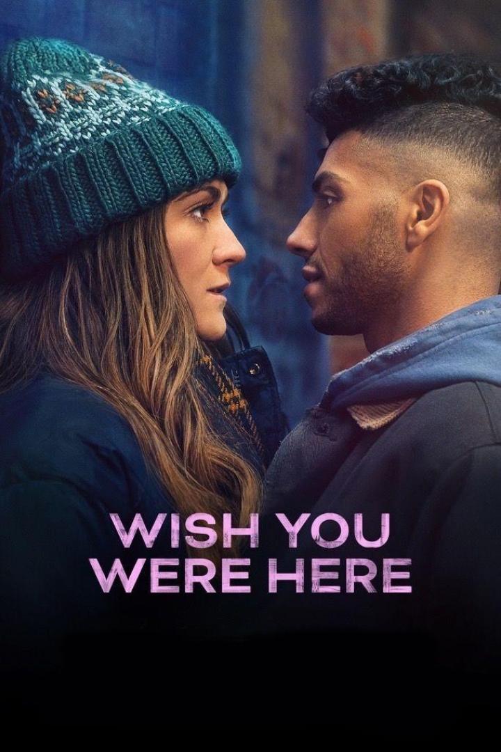 Ein Mann und eine Frau stehen einander gegenüber, möglicherweise ein Filmplakat für „Wish You Were Here“.