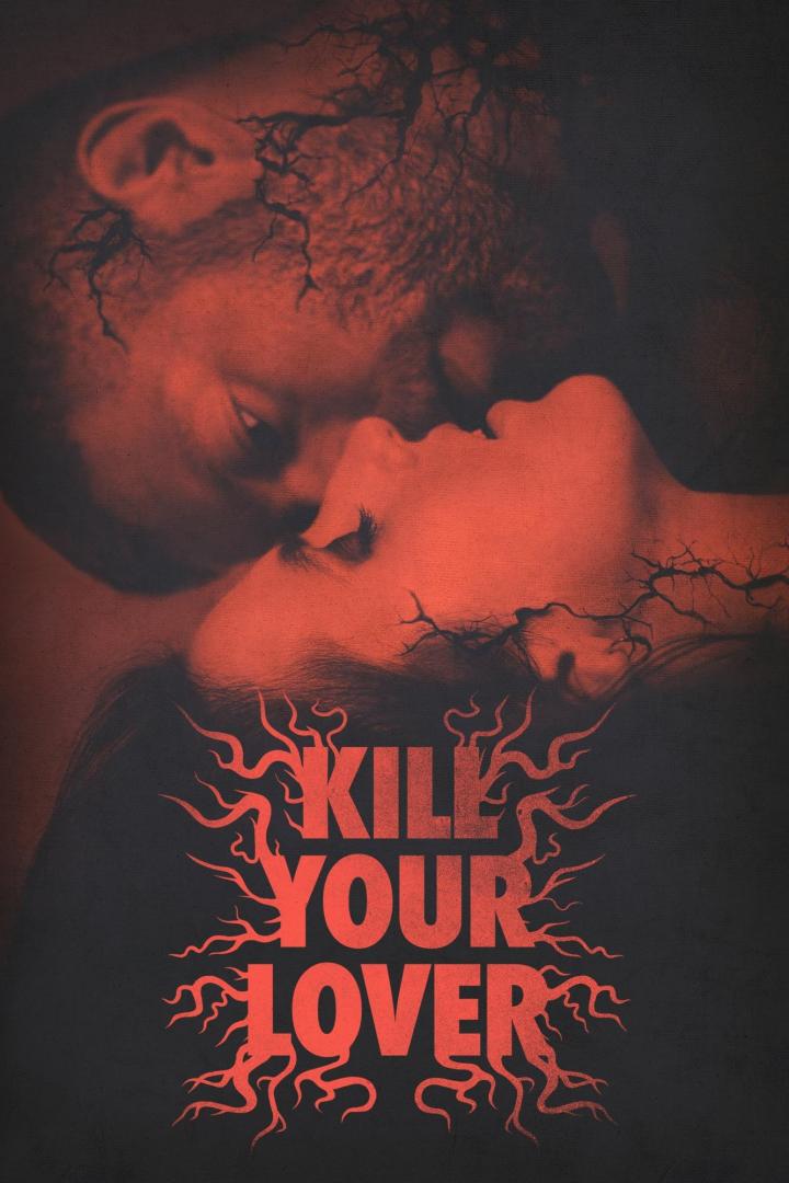 Ein rotes Filmplakat für „Kill Your Lover“ zeigt ein Paar in inniger Umarmung.