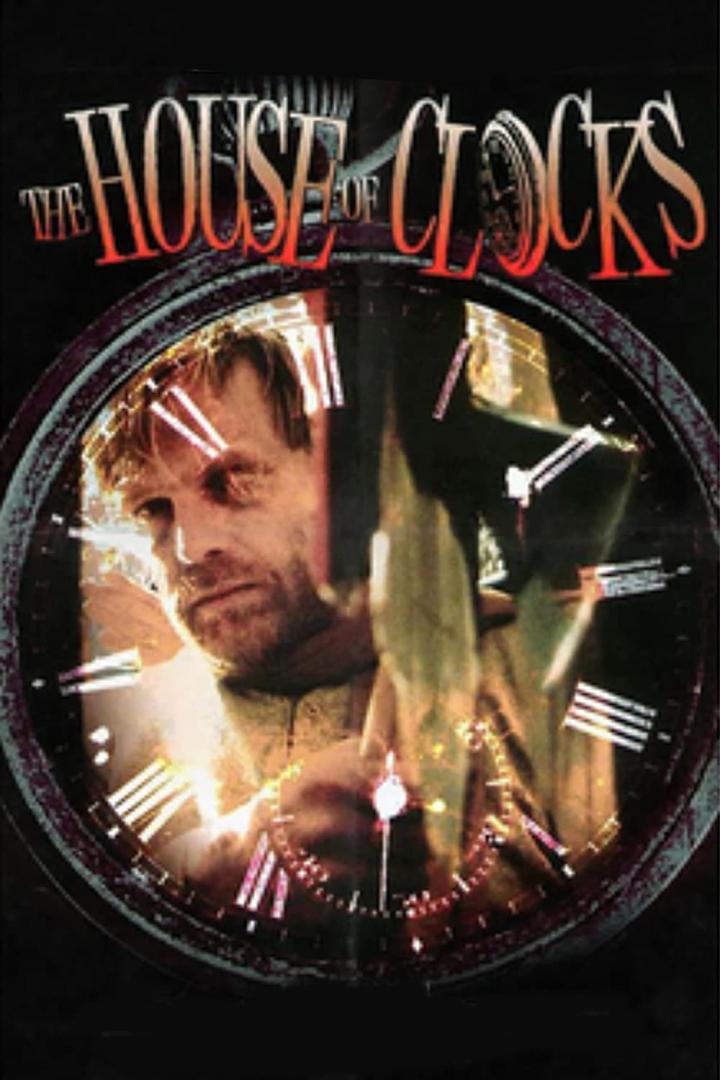 Ein Mann ist im Zifferblatt einer Uhr zu sehen, Titel: „The House of Clocks“.