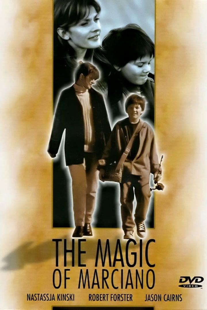Das Filmplakat für „The Magic of Marciano“ zeigt Nastassja Kinski und einen Jungen mit Angelausrüstung.