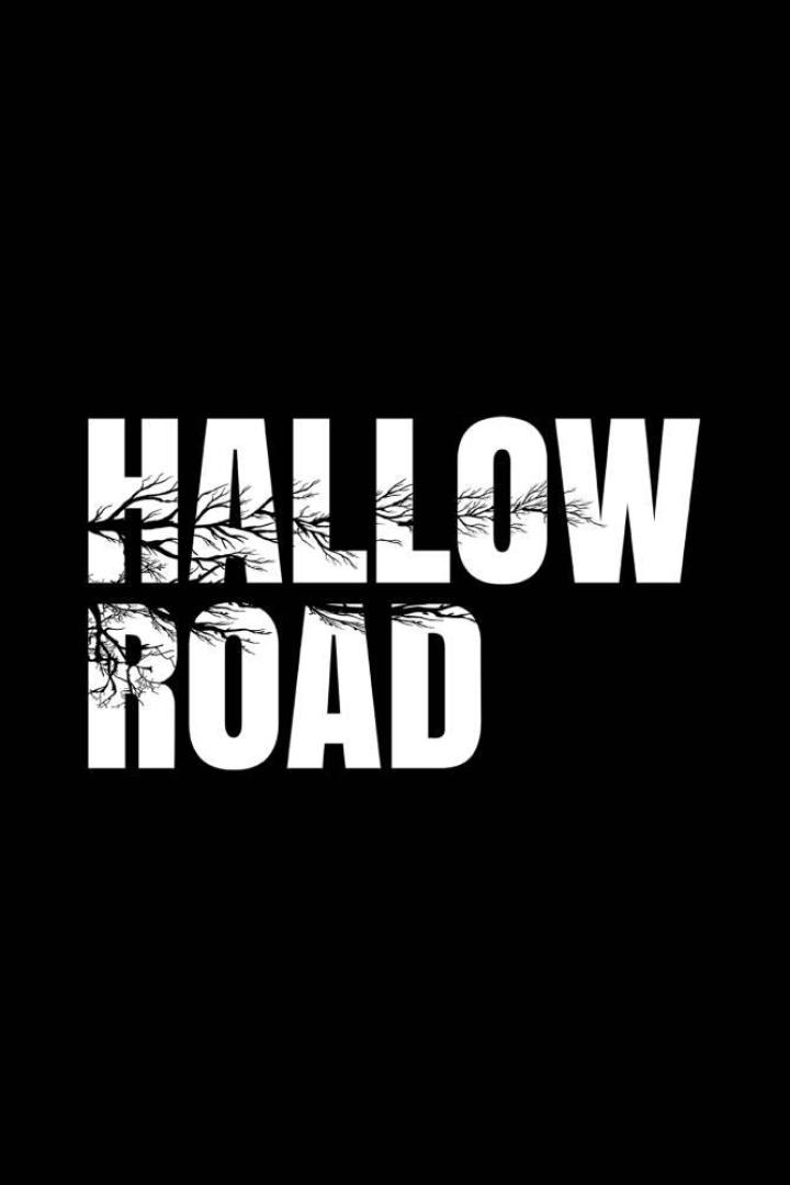 Das Logo für „Hallow Road“ mit Ästen, die in die Buchstaben integriert sind.