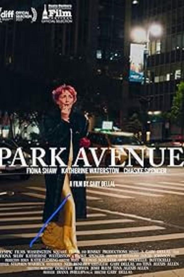 Das Filmplakat für „Park Avenue“ zeigt Fiona Shaw auf einem Zebrastreifen.