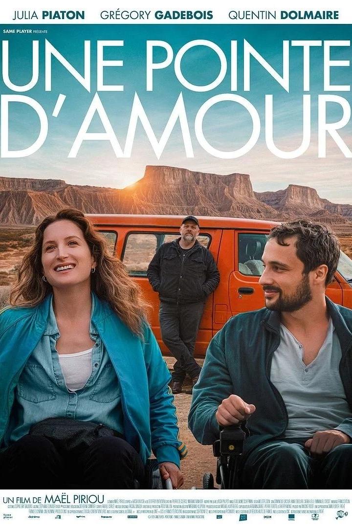 Das Filmplakat für „Une Pointe D'Amour“ mit Julia Piaton, Grégory Gadebois und Quentin Dolmaire.