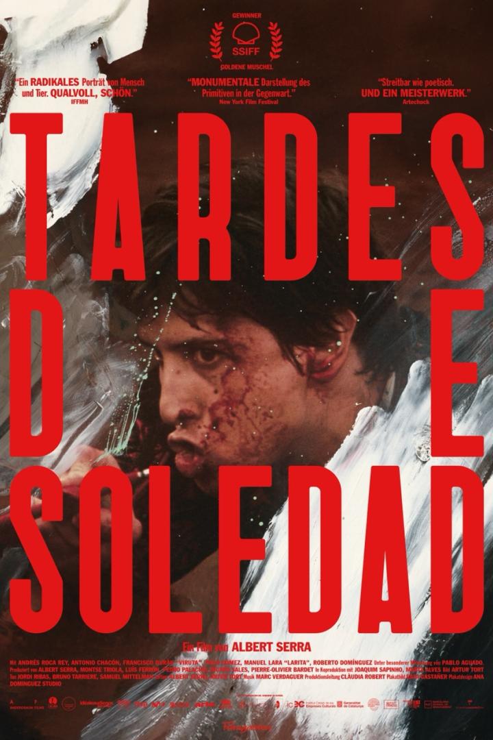 Das Filmplakat für „Tardes de Soledad“ zeigt einen jungen Mann mit blutigem Gesicht.