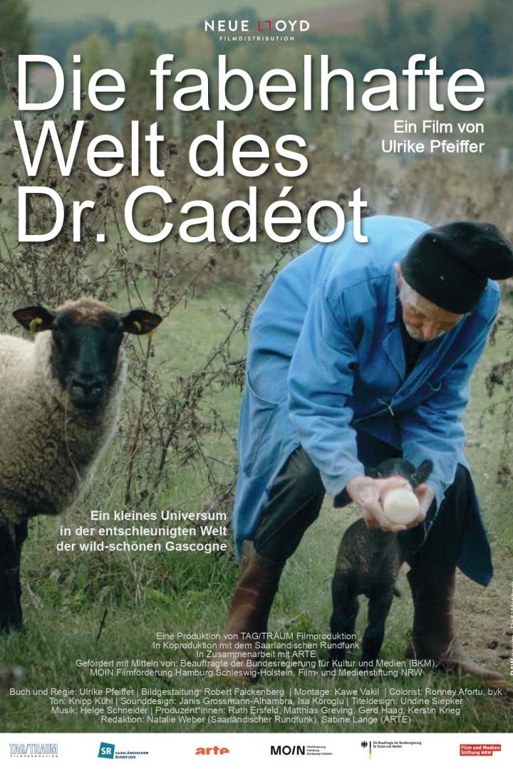 Ein Mann füttert ein Lamm mit der Flasche, während ein Schaf daneben steht. Plakat für den Film „Die fabelhafte Welt des Dr. Cadéot“.