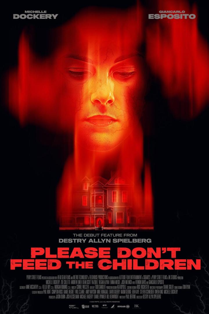 Das Filmplakat für „Please Don't Feed the Children“ zeigt Michelle Dockery, Giancarlo Esposito und ein unheimliches Haus.
