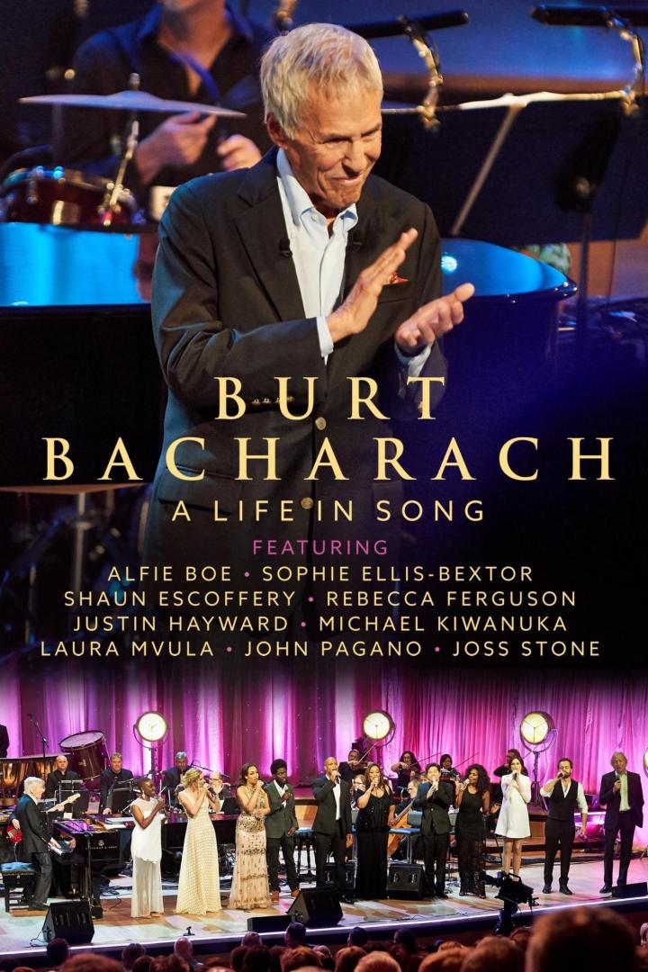 Das Cover von „Burt Bacharach: A Life in Song“ zeigt Burt Bacharach und eine Gruppe von Sängern auf einer Bühne.