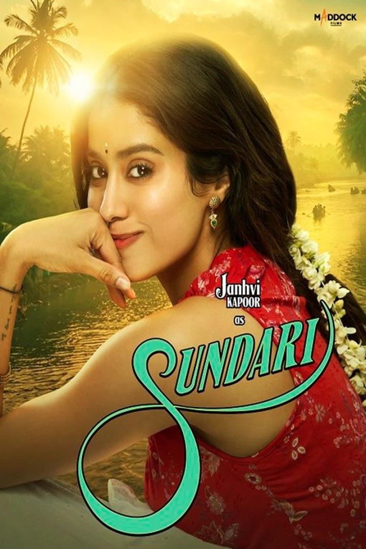 Janhvi Kapoor als Sundari auf einem Werbeplakat.