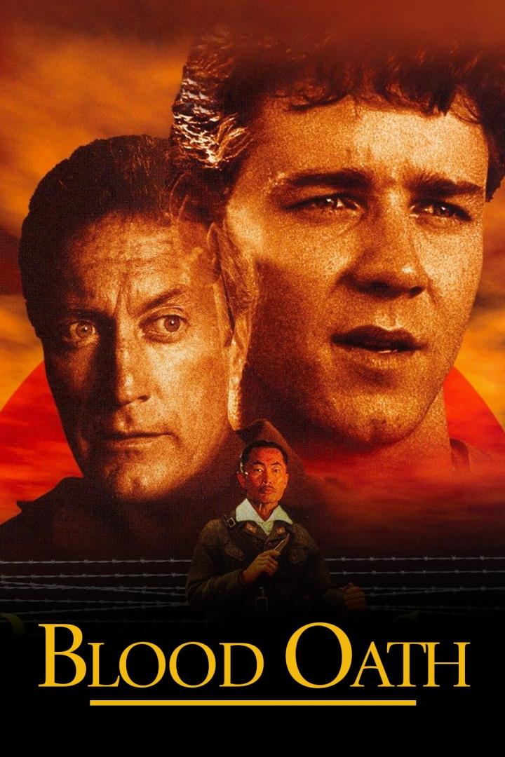 Das Filmplakat für „Blood Oath“ zeigt Peter O’Toole, Bryan Brown und einen japanischen Offizier vor einem Sonnenuntergang.