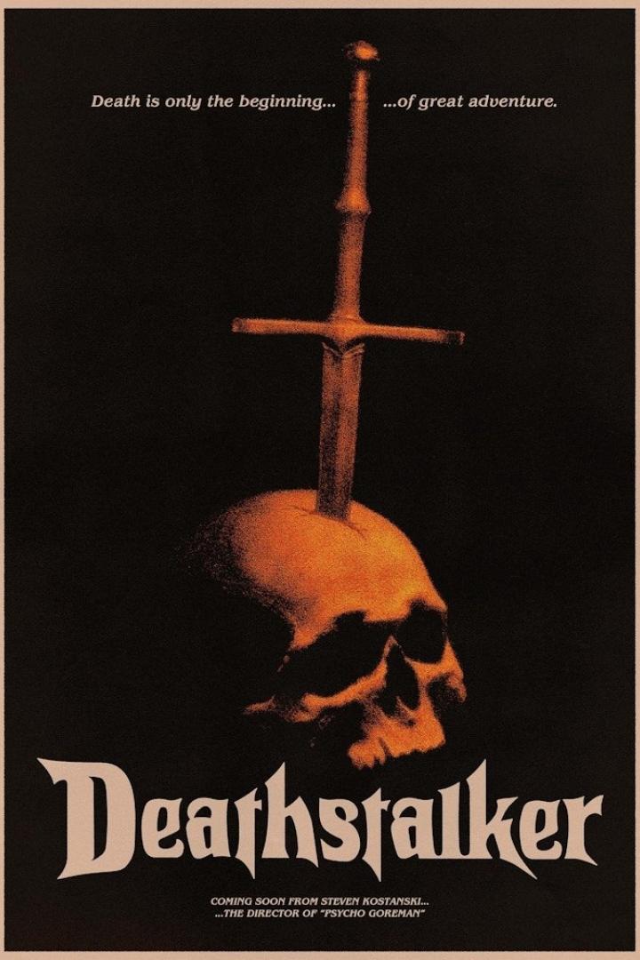 Das Filmplakat für „Deathstalker“ zeigt einen Schädel mit einem Schwert darin.
