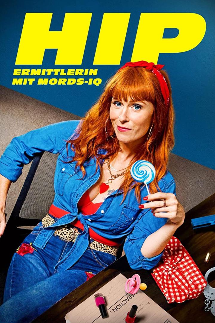 Das Filmplakat zu „HIP: Ermittlerin mit Mords-IQ“ zeigt eine Frau mit rotem Haar und einem Lolli.