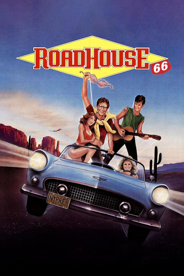Das Filmplakat für „Roadhouse 66“ zeigt eine Gruppe junger Leute in einem blauen Oldtimer-Cabriolet.