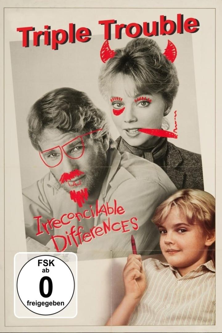 Das Filmplakat zu „Triple Trouble“ zeigt eine Familie, deren Gesichter mit roter Farbe bemalt sind.
