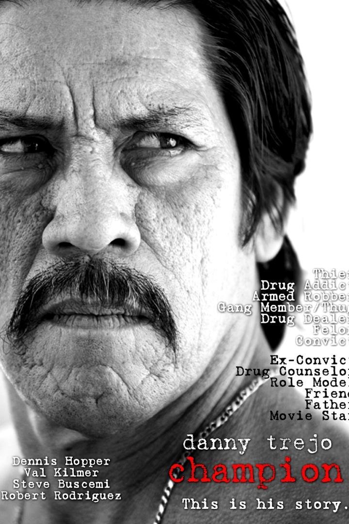Schwarzweiß-Porträt von Danny Trejo, dem Star des Films „Champion“.