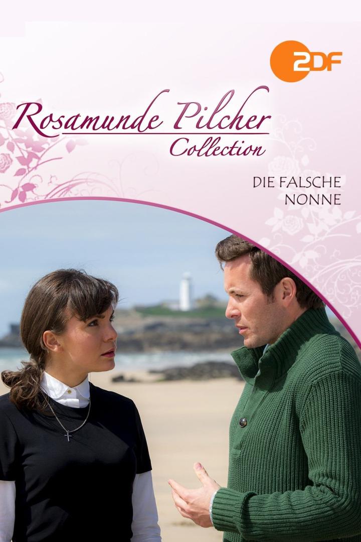 Ein Mann und eine Frau am Strand, im Hintergrund ein Leuchtturm, möglicherweise eine Szene aus „Rosamunde Pilcher: Die falsche Nonne“.