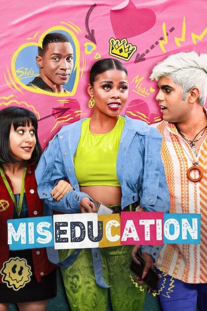 Das Poster für die Fernsehserie „Miseducation“ zeigt vier junge Darsteller vor einem pinkfarbenen Hintergrund.