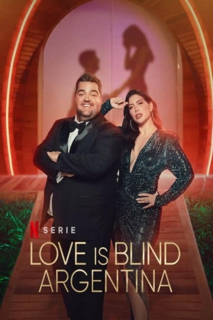 Das Werbeplakat für die Netflix-Serie „Love is Blind: Argentina“ mit zwei Moderatoren.