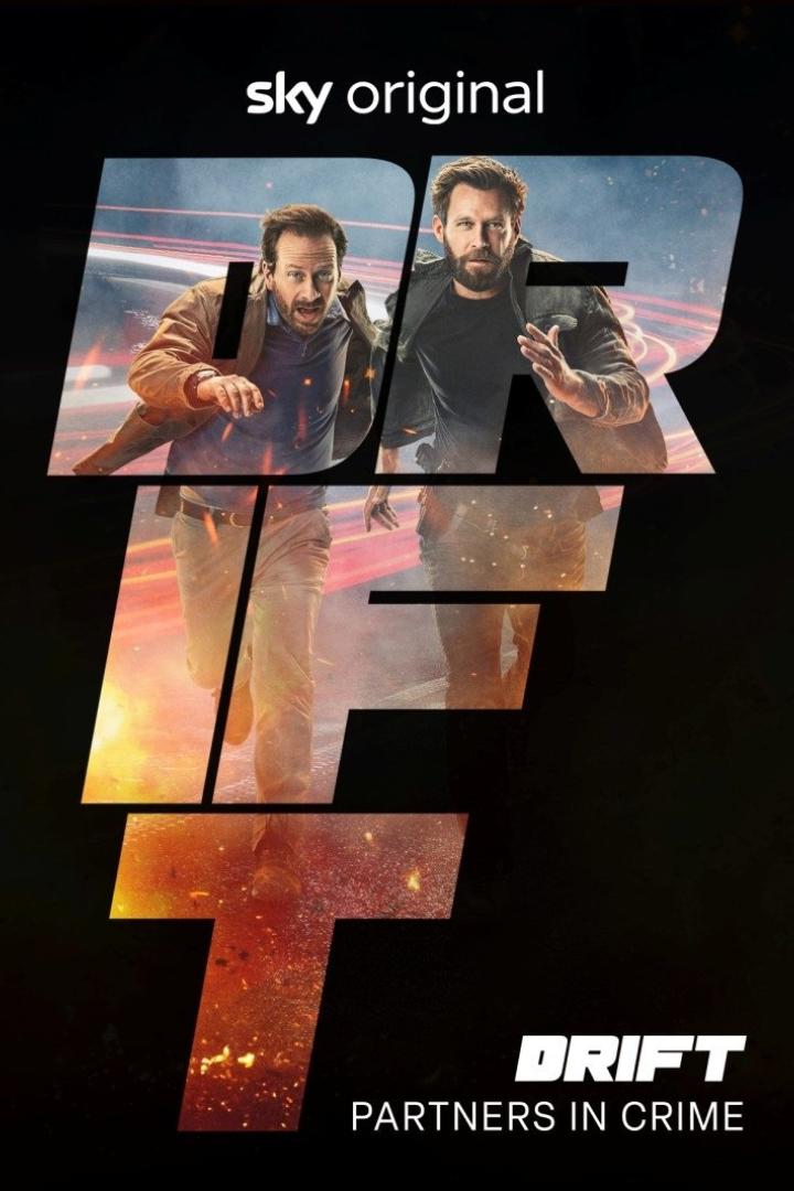 Das Filmplakat für „Drift: Partners in Crime“ zeigt zwei Männer in Bewegung vor dem Schriftzug.
