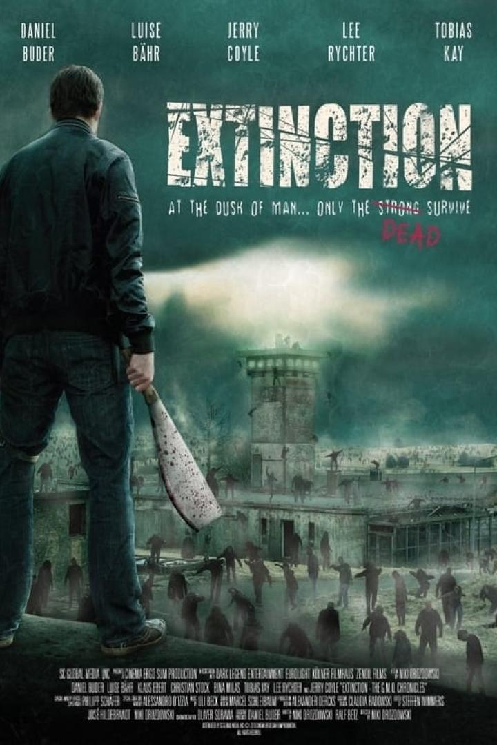 Ein Mann mit einer Machete steht vor einer Festung, die von Zombies umgeben ist, auf dem Filmplakat zu „Extinction“.