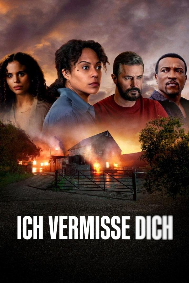 Das Filmplakat für „Ich vermisse dich“ zeigt vier Personen vor einem brennenden Haus.