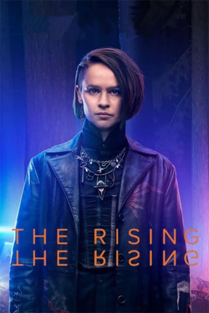 Eine Frau im Gothic-Stil auf einem Werbeplakat für „The Rising“.
