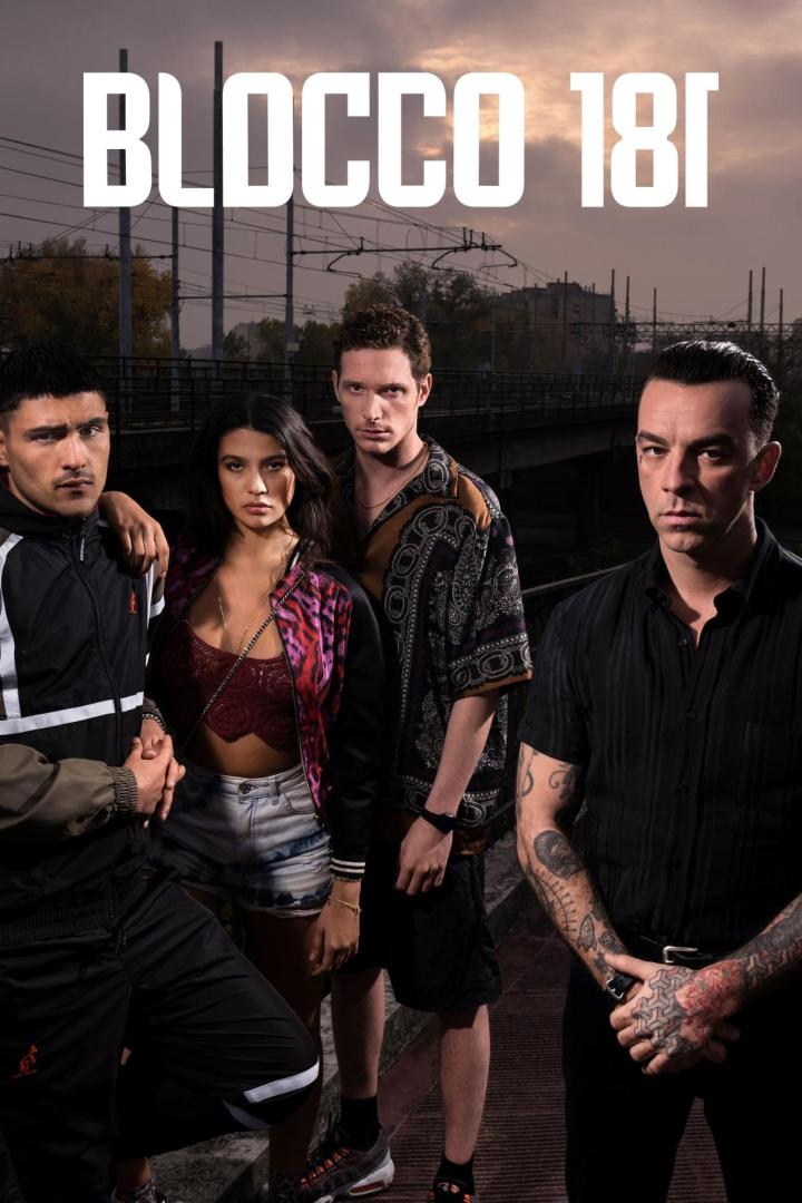 Das Filmplakat zu „Blocco 181“ zeigt vier junge Erwachsene vor einer Brücke.