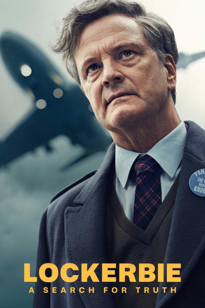 Das Filmplakat für „Lockerbie: A Search for Truth“ zeigt Colin Firth vor einem Flugzeug.