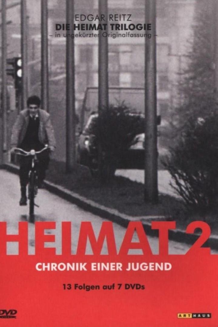 Das DVD-Cover von Edgar Reitz' „Heimat 2: Chronik einer Jugend“ zeigt einen Radfahrer.