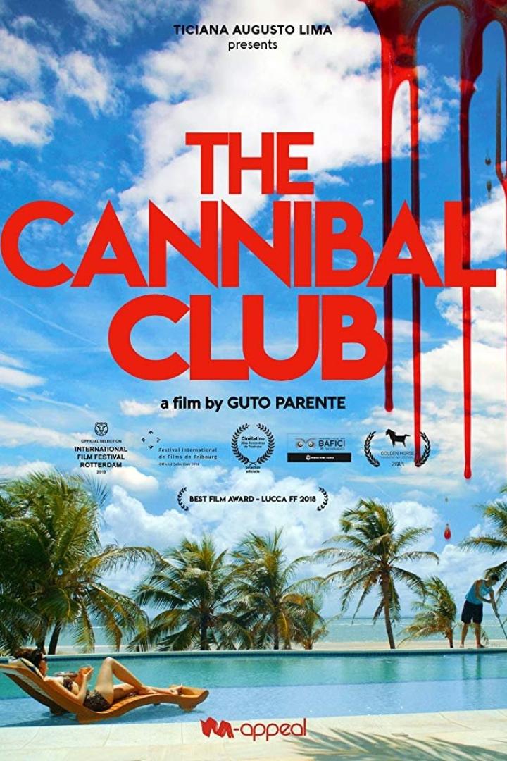 Das Filmplakat für „The Cannibal Club“ zeigt eine Frau am Pool und rote Farbtropfen am Himmel.