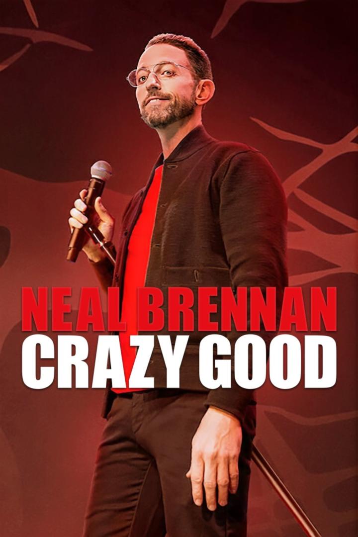 Der Comedian Neal Brennan mit Mikrofon auf der Bühne, beworben für „Crazy Good“.