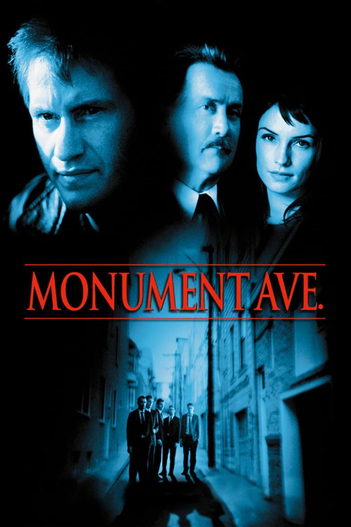 Das Filmplakat für „Monument Ave.“ zeigt Schauspieler und eine Gasse.