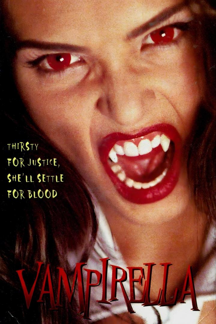 Das Filmplakat für „Vampirella“ zeigt eine Frau mit roten Augen und Vampirzähnen.