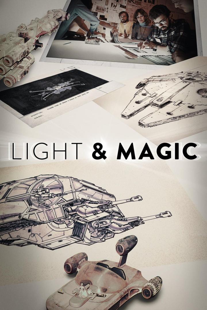 Das Logo von „Light & Magic“ vor Skizzen und Modellen von Raumschiffen aus „Star Wars“.