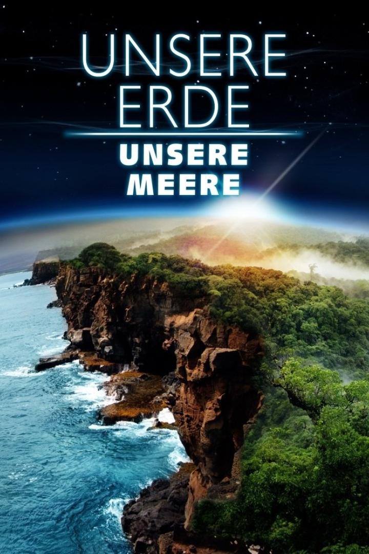 Das Cover für „Unsere Erde, unsere Meere“ zeigt eine Küstenlandschaft bei Sonnenaufgang.