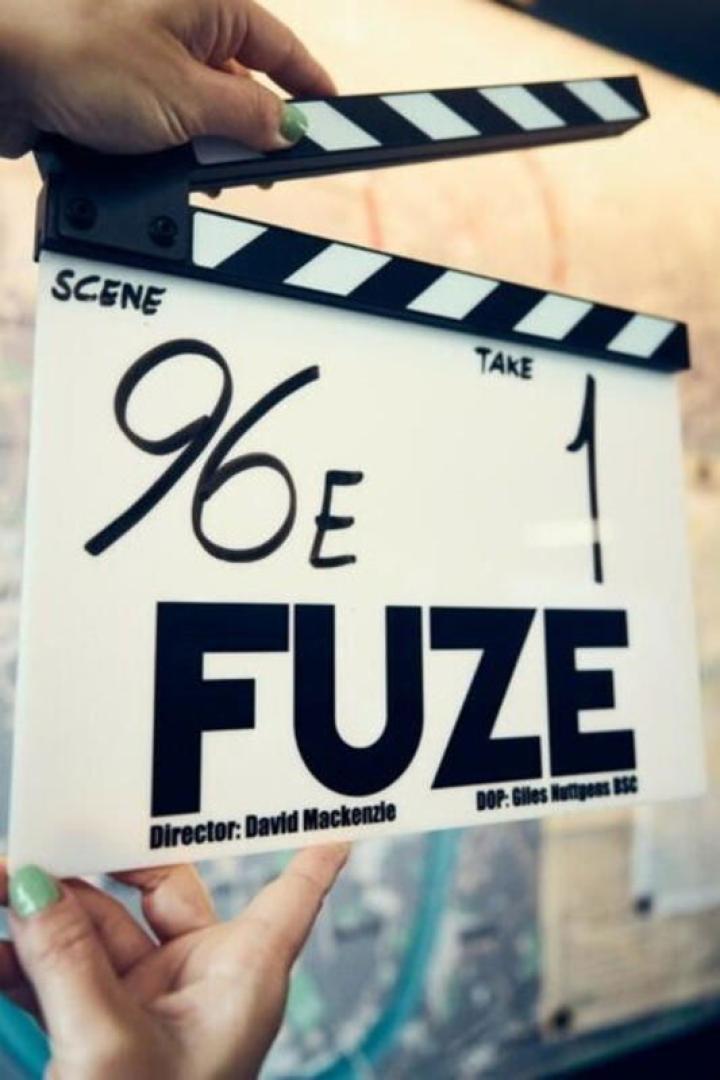 Eine Filmklappe für Szene 96E, Take 1, des Films „Fuze“ unter der Regie von David Mackenzie.