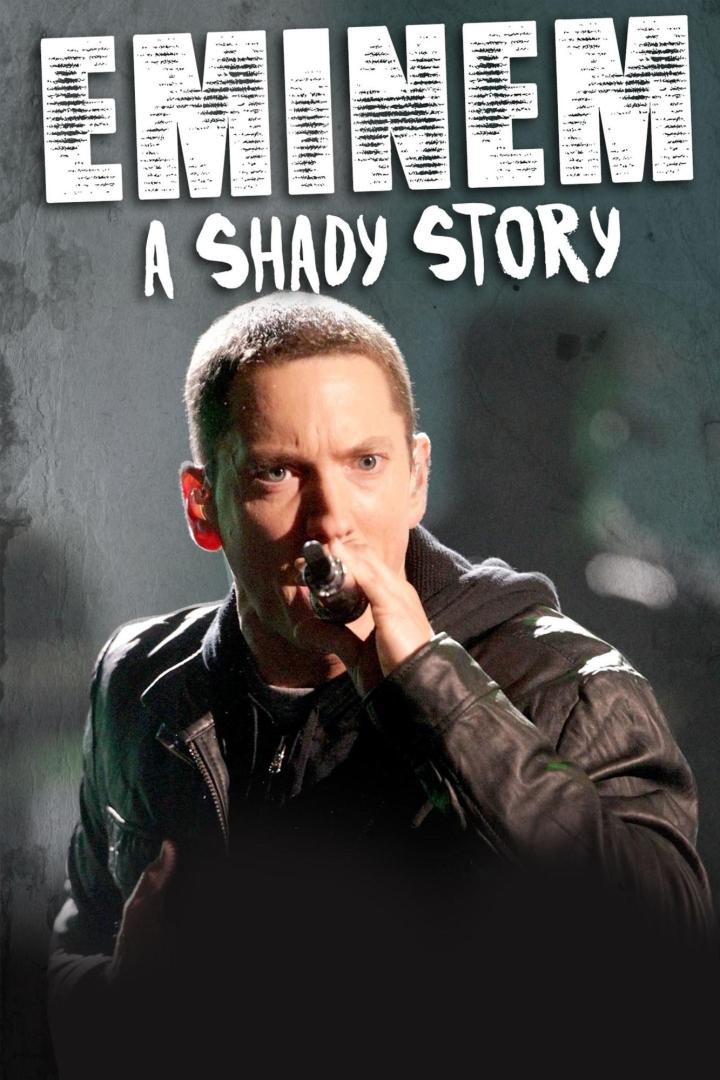 Eminem hält ein Mikrofon in der Hand, im Hintergrund der Titel „Eminem: A Shady Story“.