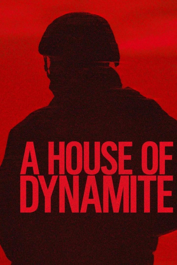 Das rote Filmplakat für „A House of Dynamite“ zeigt die Silhouette eines Mannes.