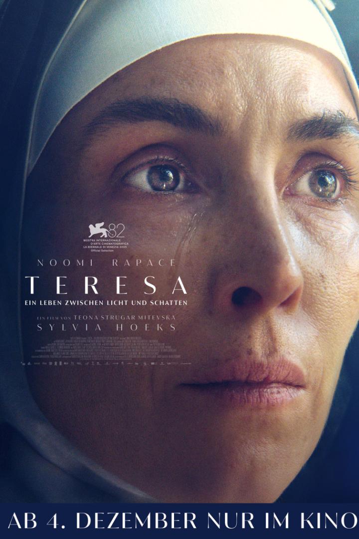 Gesicht einer weinenden Ordensschwester in Großaufnahme auf Filmplakat