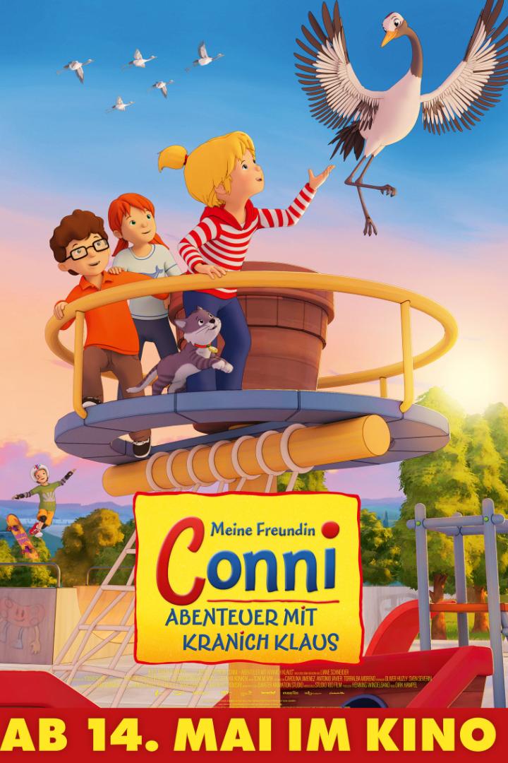 Animierte Kinder stehen auf der obersten Plattform eines Spielzeugschiffs auf einem Spielplatz und neben ihnen fliegt ein Kranich