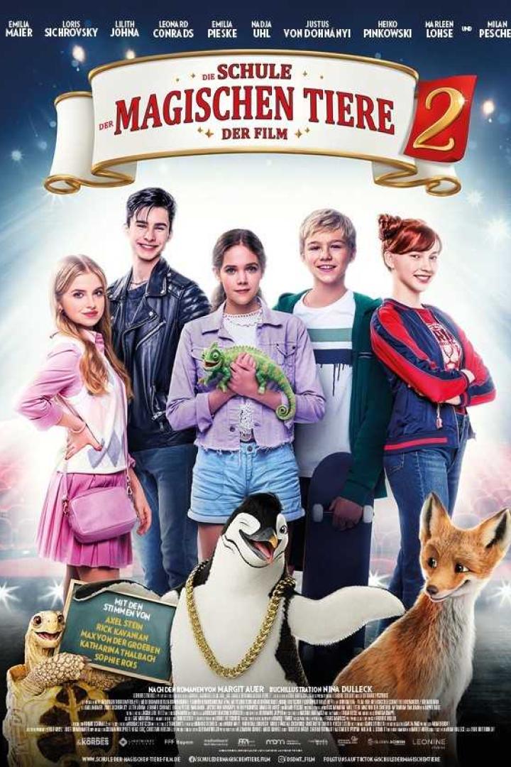 Filmplakat zu „Die Schule der magischen Tiere Der Film 2“ mit fünf Jugendlichen und einem Pinguin, Fuchs und Chamäleon.