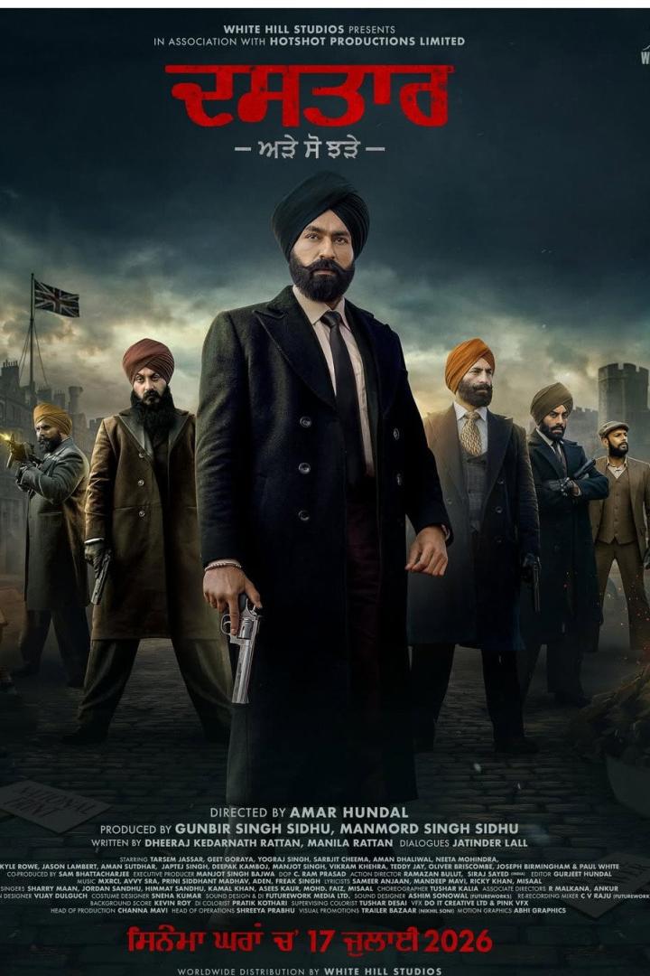 Ein Filmplakat zeigt Tarsem Jassar und weitere Männer mit Turbanen und Mänteln vor einer historischen Kulisse, wobei der Hauptdarsteller eine Waffe hält.