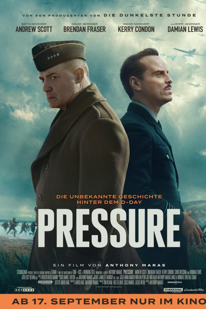 Das Filmplakat zu „Pressure“ zeigt Brendan Fraser und Andrew Scott vor einem bewölkten Himmel mit Flugzeugen und einer Küstenszene im Hintergrund.