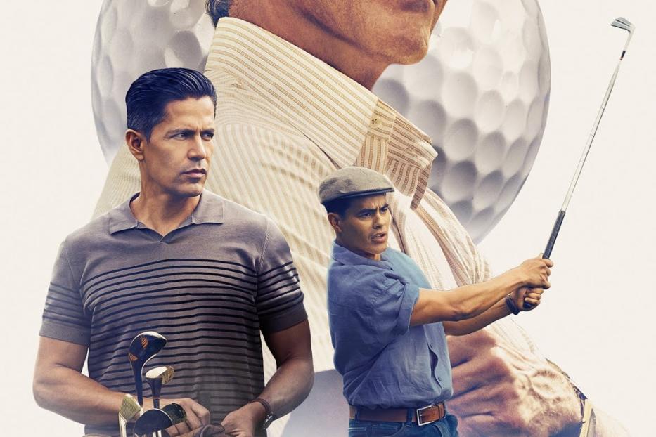 Das Filmplakat für „Spiel der Könige“ zeigt drei Männer beim Golfspielen.