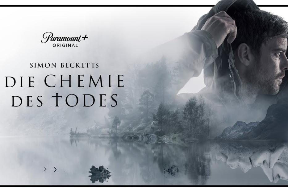 Ein Mann mit Kapuze vor einer nebligen Landschaft und dem Titel „Die Chemie des Todes“.