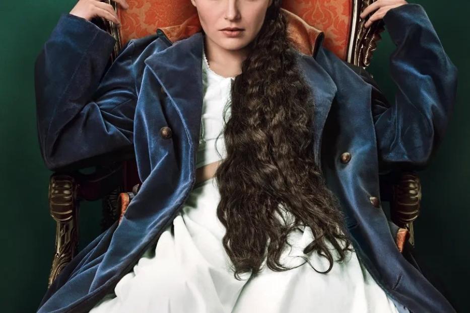 Das Poster der Netflix-Serie „Die Kaiserin“ zeigt eine junge Frau in einem goldenen Thron.